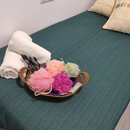 Con Terraza Y Muy Cerca De La Playa,centro Y Estacion De Tren * Málaga