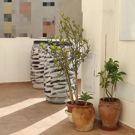 Con Terraza Y Muy Cerca De La Playa,centro Y Estacion De Tren