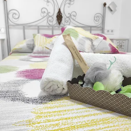 Con Terraza Y Muy Cerca De La Playa,centro Y Estacion De Tren Málaga