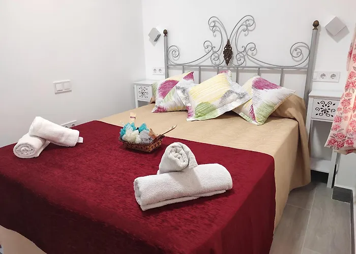 Con Terraza Y Muy Cerca De La Playa,centro Y Estacion De Tren Málaga