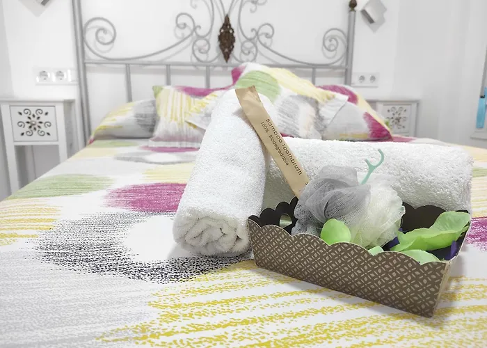 Con Terraza Y Muy Cerca De La Playa,centro Y Estacion De Tren Málaga