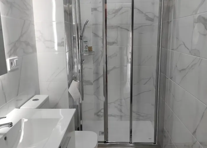 Con Terraza Y Muy Cerca De La Playa,centro Y Estacion De Tren Nyaraló